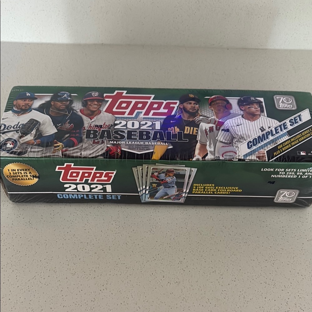 Topps 2021 Baseball Set with Green and Red Packaging